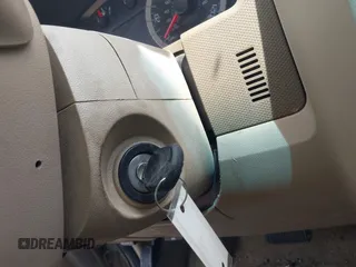 2010 Ford Escape Limited с VIN 1FMCU0E75AKB91097, выставлен на аукционе IAAI как лот 42488263 с пробегом 201 551 миль миль и . История ставок и продаж доступна на DreamBid. Изображение 11.