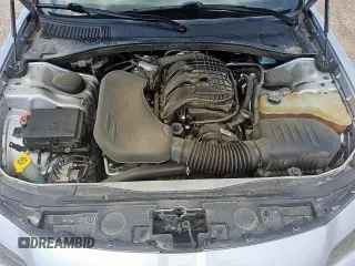 2019 Chrysler 300 Touring z VIN 2C3CCAAG9KH733284, wystawiony jako Copart lot #55454485 z przebiegiem Nie podano mil oraz Tytuł czysty. Historia ofert i sprzedaży dostępna na DreamBid. Obrazek 11.
