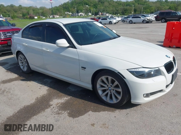 2011 BMW 3 Series 328i xDrive z VIN WBAPK5C52BA661858, wystawiony jako IAAI lot #42074865 z przebiegiem 92 412 mil mil oraz . Historia ofert i sprzedaży dostępna na DreamBid. Obrazek 1.