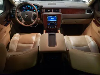 2010 Chevrolet Avalanche LTZ with VIN 3GNVKGE06AG242863, listed as a Copart auction lot 54746485 with 135,399 mi miles and Salvage Title. Bid and sale history available at carsss.com. Image 8.