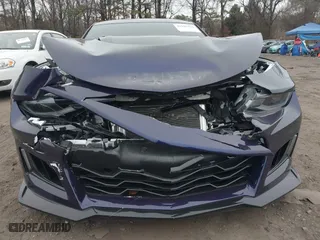 2019 Chevrolet Camaro ZL1 with VIN 1G1FK1R68K0144103, listed as a IAAI auction lot 41165256 with 33,563 mi miles. Bid and sale history available at carsss.com. Image 6.