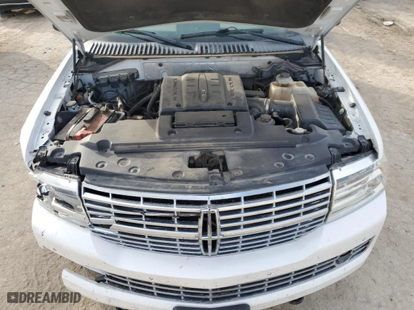 2013 Lincoln Navigator L with VIN 5LMJJ3J58DEL06961, listed as a Copart auction lot 80228444 with 184,384 mi miles and Salvage Title. Bid and sale history available at carsss.com. Image 12.