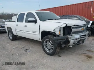 2013 Chevrolet Silverado 1500 LT with VIN 3GCPKSE71DG300433, listed as a IAAI auction lot 41769366 with 210,857 mi miles. Bid and sale history available at carsss.com. Image 1.