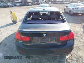2015 BMW 3 Series 328i z VIN WBA3A5G56FNS86289, wystawiony jako IAAI lot #42150471 z przebiegiem 114 625 mil mil oraz . Historia ofert i sprzedaży dostępna na DreamBid. Obrazek 16.