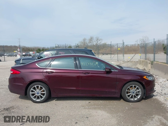 2017 Ford Fusion SE with VIN 3FA6P0HDXHR350377, listed as a IAAI auction lot 42091011 with 109,670 mi miles. Bid and sale history available at carsss.com. Image 13.