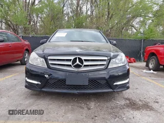 2013 Mercedes-Benz C-Class C 300 Sport with VIN WDDGF8AB5DR259585, listed as a IAAI auction lot 42019712 with 98,718 mi miles. Bid and sale history available at carsss.com. Image 6.
