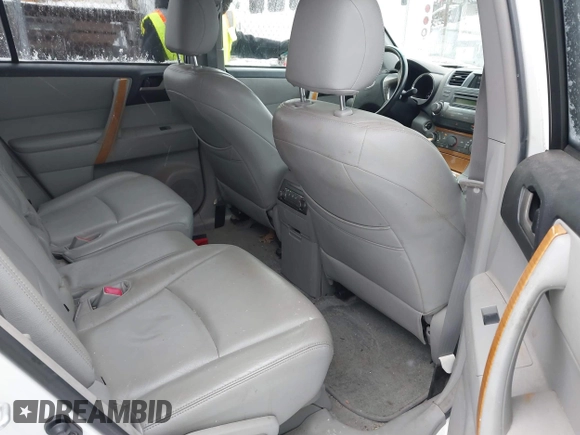 2009 Toyota Highlander Hybrid with VIN JTEEW41A992037404, listed as a IAAI auction lot 41434265 with 197,608 mi miles. Bid and sale history available at carsss.com. Image 8.