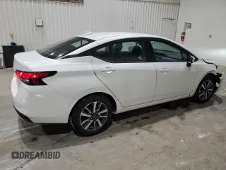 2025 Nissan Versa SV z VIN 3N1CN8EV7SL821512, wystawiony jako Copart lot #58159835 z przebiegiem 12 282 mil mil oraz Nie do naprawy • Non repairable. Historia ofert i sprzedaży dostępna na DreamBid. Obrazek 3.