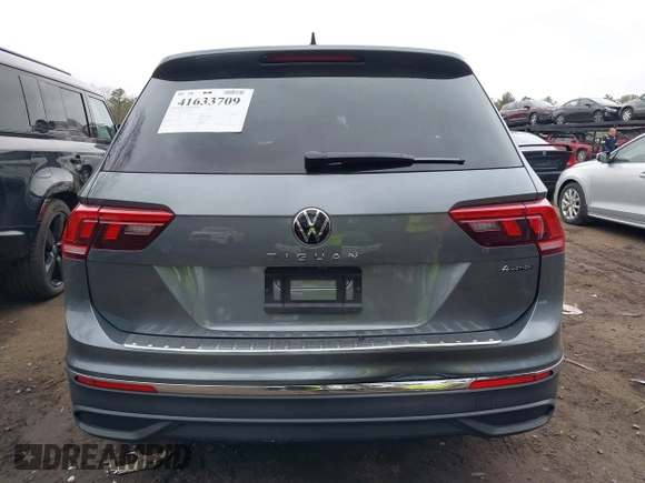 2024 Volkswagen Tiguan Wolfsburg Edition z VIN 3VV5B7AX4RM230768, wystawiony jako IAAI lot #41633709 z przebiegiem 107 mil mil oraz . Historia ofert i sprzedaży dostępna na DreamBid. Obrazek 16.