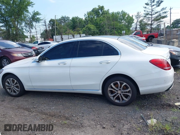 2015 Mercedes-Benz C 300 Luxury z VIN 55SWF4KB0FU010485, wystawiony jako IAAI lot #42773611 z przebiegiem 91 343 mil mil oraz . Historia ofert i sprzedaży dostępna na DreamBid. Obrazek 14.