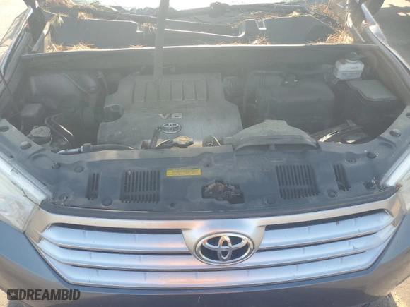 2013 Toyota Highlander with VIN 5TDBK3EH5DS213399, listed as a Copart auction lot 69588574 with 0 mi miles and Non Repairable. Bid and sale history available at carsss.com. Image 12.