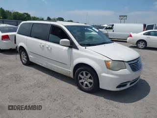 2012 Chrysler Town & Country Touring z VIN 2C4RC1BG2CR157490, wystawiony jako IAAI lot #42064662 z przebiegiem 203 819 mil mil oraz . Historia ofert i sprzedaży dostępna na DreamBid. Obrazek 1.