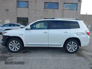 2011 Toyota Highlander Limited with VIN JTEDC3EHXB2002186, listed as a IAAI auction lot 41645915 with 367,650 mi miles and . Bid and sale history available at DreamBid. Image 14.