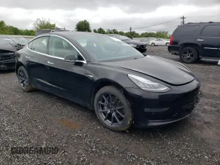 2019 Tesla Model 3 Mid Range z VIN 5YJ3E1EA0KF394514, wystawiony jako Copart lot #58051215 z przebiegiem Nie podano mil oraz Szkody całkowita. Historia ofert i sprzedaży dostępna na DreamBid. Obrazek 4.
