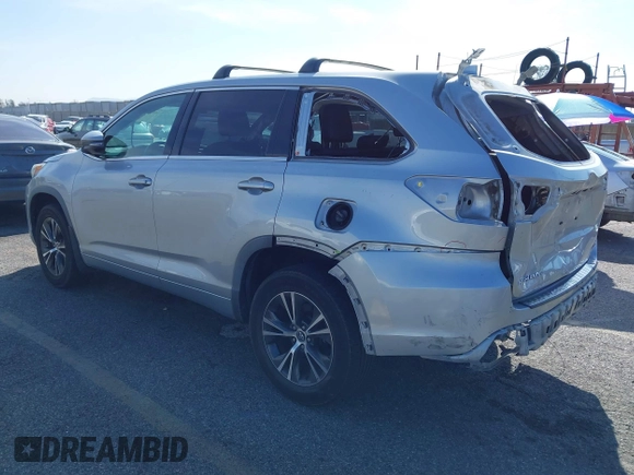 2018 Toyota Highlander LE z VIN 5TDBZRFH2JS838268, wystawiony jako IAAI lot #41540323 z przebiegiem 151 773 mil mil oraz . Historia ofert i sprzedaży dostępna na DreamBid. Obrazek 3.