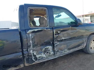2004 Chevrolet Silverado 1500 LS with VIN 2GCEC19T341282029, listed as a IAAI auction lot 41445893 with 159,788 mi miles. Bid and sale history available at carsss.com. Image 6.