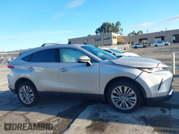 2024 Toyota Venza LE z VIN JTEAAAAH9RJ156729, wystawiony jako IAAI lot #41210034 z przebiegiem 8 132 mil mil oraz . Historia ofert i sprzedaży dostępna na DreamBid. Obrazek 13.