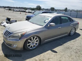2013 Hyundai Equus Signature z VIN KMHGH4JH8DU063666, wystawiony jako Copart lot #63621585 z przebiegiem Nie podano mil oraz Czysty tytuł • Clean title. Historia ofert i sprzedaży dostępna na DreamBid. Obrazek 1.