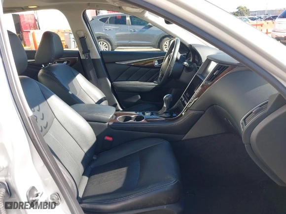 2015 Infiniti Q50 Premium with VIN JN1BV7AP3FM335661, listed as a IAAI auction lot 41701903 with 71,037 mi miles. Bid and sale history available at carsss.com. Image 5.