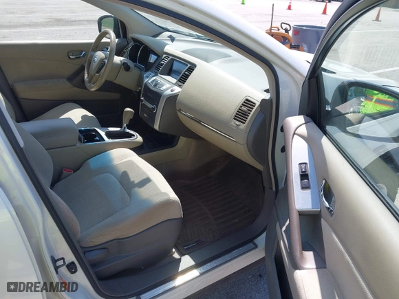 2009 Nissan Murano SL with VIN JN8AZ18WX9W123778, listed as a IAAI auction lot 41988362 with 153,753 mi miles. Bid and sale history available at carsss.com. Image 5.