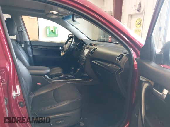 2014 Kia Sorento SX Limited with VIN 5XYKW4A78EG465167, listed as a IAAI auction lot 42149684 with 122,758 mi miles. Bid and sale history available at carsss.com. Image 5.