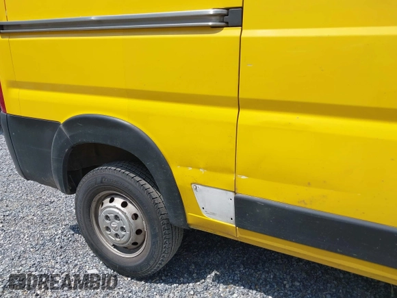 2020 Ram ProMaster Cargo with VIN 3C6TRVAG3LE127405, listed as a IAAI auction lot 41951679 with 220,859 mi miles and . Bid and sale history available at DreamBid. Image 19.