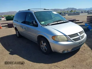 2005 Dodge Caravan SXT z VIN 2D4GP44L85R100434, wystawiony jako IAAI lot #42099575 z przebiegiem 220 424 mil mil oraz . Historia ofert i sprzedaży dostępna na DreamBid. Obrazek 1.