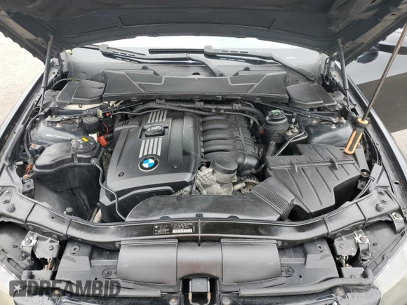 2008 BMW 3 Series 328xi with VIN WBAVT73518FZ37202, listed as a Copart auction lot 62066995 with 86,398 mi miles and Clean title. Bid and sale history available at DreamBid. Image 12.
