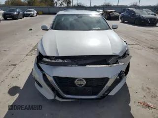 2019 Nissan Altima 2.5 Platinum with VIN 1N4BL4FV3KC114933, listed as a Copart auction lot 82250244 with 71,788 mi miles and Salvage Title. Bid and sale history available at carsss.com. Image 5.