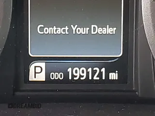 2018 Toyota Sienna XLE with VIN 5TDDZ3DC8JS197365, listed as a IAAI auction lot 42311598 with 199,121 mi miles and . Bid and sale history available at DreamBid. Image 15.