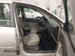 2005 Ford Focus S with VIN 3FAFP37N15R138393, listed as a IAAI auction lot 42106817 with 144,047 mi miles and . Bid and sale history available at carsss.com. Image 5.
