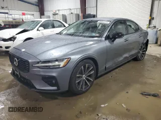 2021 Volvo S60 Momentum with VIN 7JR102TZ6MG119552, listed as a Copart auction lot 84683304 with 32,459 mi miles and Salvage Title. Bid and sale history available at carsss.com. Image 1.