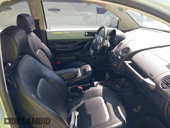 2010 Volkswagen Beetle with VIN 3VWRG3AG8AM028074, listed as a IAAI auction lot 41932970 with Not provided miles and . Bid and sale history available at DreamBid. Image 5.