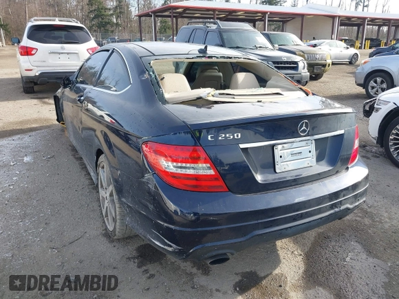 2014 Mercedes-Benz C 250 с VIN WDDGJ4HB7EG195043, выставлен на аукционе IAAI как лот 41725012 с пробегом 87 802 миль миль и . История ставок и продаж доступна на DreamBid. Изображение 3.
