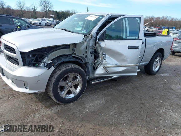 2014 Ram 1500 Express z VIN 1C6RR7FTXES136971, wystawiony jako IAAI lot #41845334 z przebiegiem 94 893 mil mil oraz . Historia ofert i sprzedaży dostępna na DreamBid. Obrazek 17.