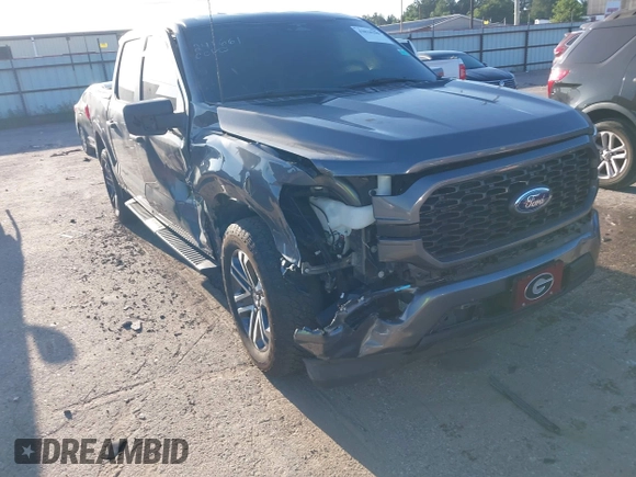 2023 Ford F-150 XL z VIN 1FTEW1CPXPKF85106, wystawiony jako IAAI lot #42818290 z przebiegiem 10 234 mil mil oraz . Historia ofert i sprzedaży dostępna na DreamBid. Obrazek 1.