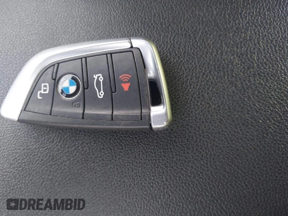2019 BMW 3 Series 330i xDrive with VIN WBA5R7C50KAE82705, listed as a IAAI auction lot 41233898 with 69,505 mi miles. Bid and sale history available at carsss.com. Image 11.