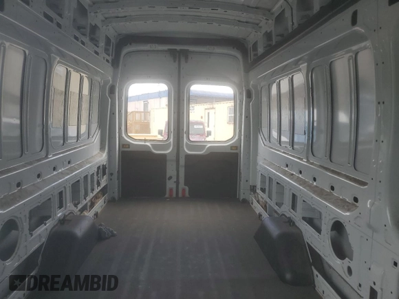 2017 Ford Transit с VIN 1FTYR3XM9HKB56184, выставлен на аукционе Copart как лот 61068155 с пробегом 212 531 миль миль и Списание • Salvage title. История ставок и продаж доступна на DreamBid. Изображение 10.