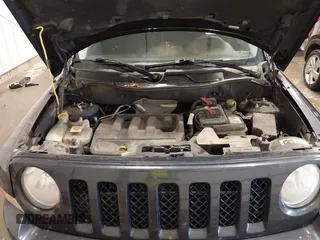 2015 Jeep Patriot Altitude with VIN 1C4NJRBBXFD102560, listed as a IAAI auction lot 42260925 with 183,056 mi miles and . Bid and sale history available at DreamBid. Image 10.