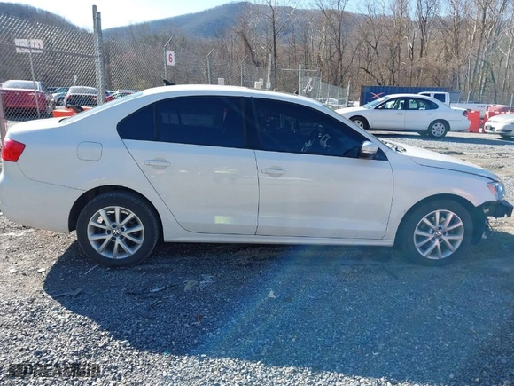 2012 Volkswagen Jetta Sedan SE w/Convenience & Sunroof PZEV with VIN 3VWDP7AJ5CM377161, listed as a IAAI auction lot 41810404 with 195,946 mi miles. Bid and sale history available at carsss.com. Image 13.