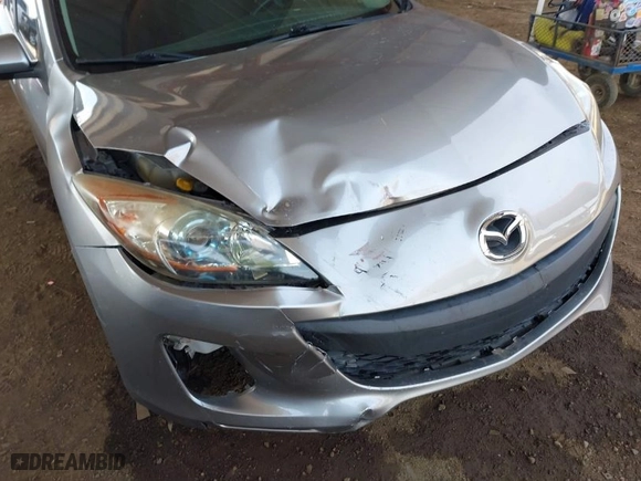 2013 Mazda Mazda3 i Sport with VIN JM1BL1UP0D1785195, listed as a IAAI auction lot 41916060 with 113,611 mi miles. Bid and sale history available at carsss.com. Image 6.
