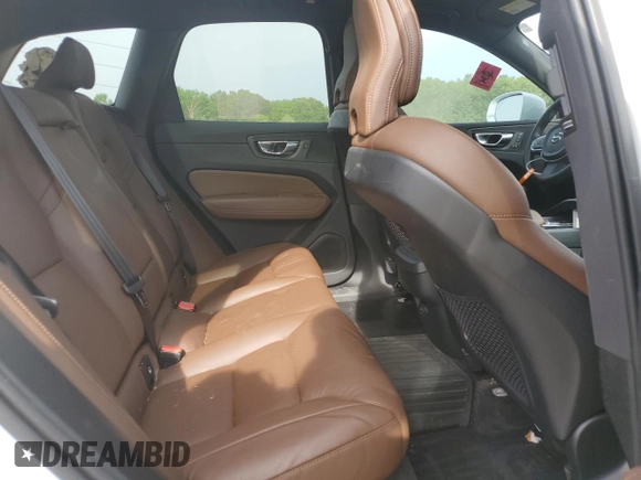 2022 Volvo XC60 Momentum z VIN YV4L12DK1N1046064, wystawiony jako Copart lot #53735775 z przebiegiem 47 449 mil mil oraz Szkoda całkowita • Salvage title. Historia ofert i sprzedaży dostępna na DreamBid. Obrazek 11.