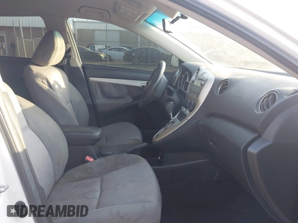 2010 Toyota Matrix with VIN 2T1KU4EE5AC369470, listed as a IAAI auction lot 41928014 with 185,048 mi miles. Bid and sale history available at carsss.com. Image 5.