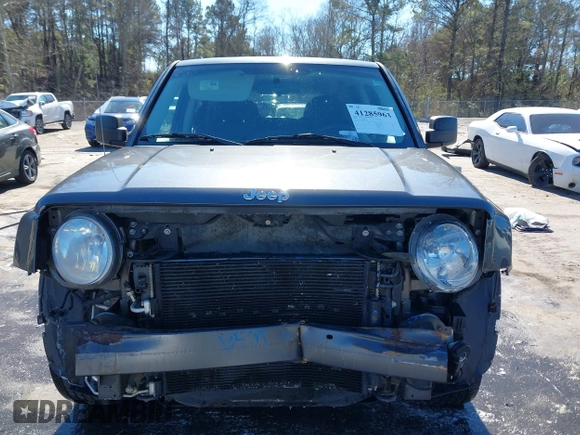 2014 Jeep Patriot Latitude with VIN 1C4NJRFB3ED886007, listed as a IAAI auction lot 41285963 with 127,007 mi miles and . Bid and sale history available at DreamBid. Image 13.