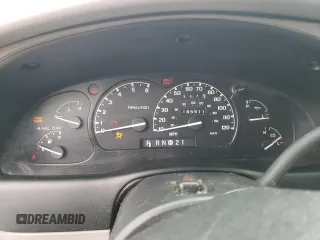 2000 Ford Explorer XLS z VIN 1FMZU72X5YZC21823, wystawiony jako Copart lot #45025955 z przebiegiem 185 511 mil mil oraz Szkoda całkowita • Salvage title. Historia ofert i sprzedaży dostępna na DreamBid. Obrazek 9.