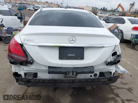 2019 Mercedes-Benz C 300 z VIN 55SWF8DBXKU305138, wystawiony jako IAAI lot #42111286 z przebiegiem 42 309 mil mil oraz . Historia ofert i sprzedaży dostępna na DreamBid. Obrazek 17.