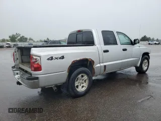 2005 Dodge Dakota SLT z VIN 1D7HW48N45S253901, wystawiony jako Copart lot #59167695 z przebiegiem 134 353 mil mil oraz Czysty tytuł • Clean title. Historia ofert i sprzedaży dostępna na DreamBid. Obrazek 3.