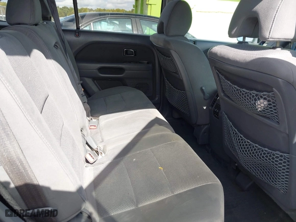 2008 Honda Pilot SE with VIN 5FNYF28338B030585, listed as a IAAI auction lot 40740293 with 210,626 mi miles. Bid and sale history available at carsss.com. Image 8.
