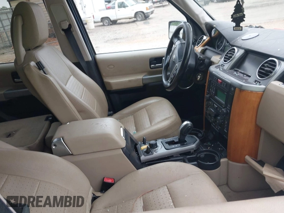 2009 Land Rover LR3 HSE z VIN SALAG25419A496868, wystawiony jako IAAI lot #42097277 z przebiegiem 262 053 mil mil oraz . Historia ofert i sprzedaży dostępna na DreamBid. Obrazek 5.