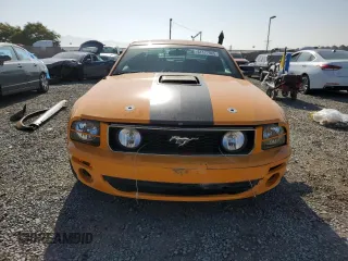 2007 Ford Mustang GT Deluxe with VIN 1ZVFT82H375264889, listed as a Copart auction lot 61177985 with 10,555 mi miles and Salvage title. Bid and sale history available at DreamBid. Image 5.